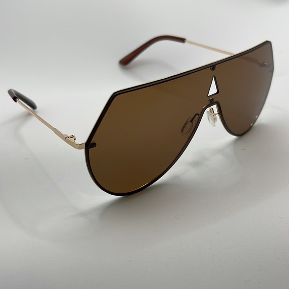 Fashionable Shield Sunglasses - Picture 5 of 8